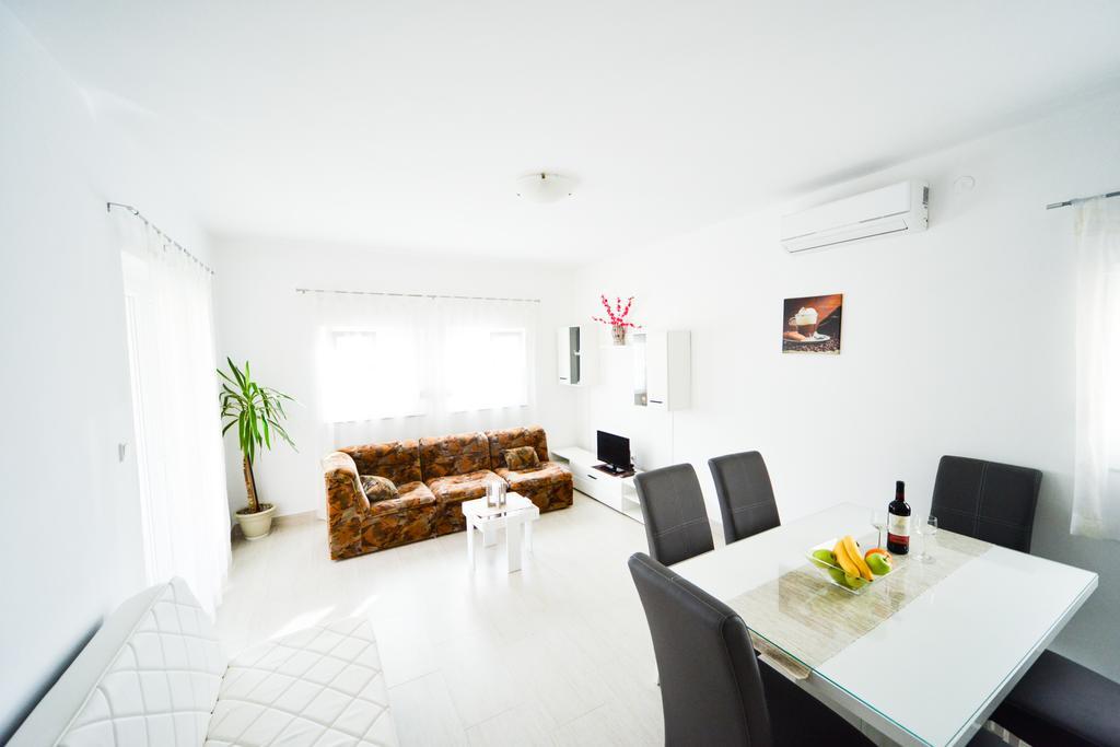 Apartments Valentina Petrčane Dış mekan fotoğraf